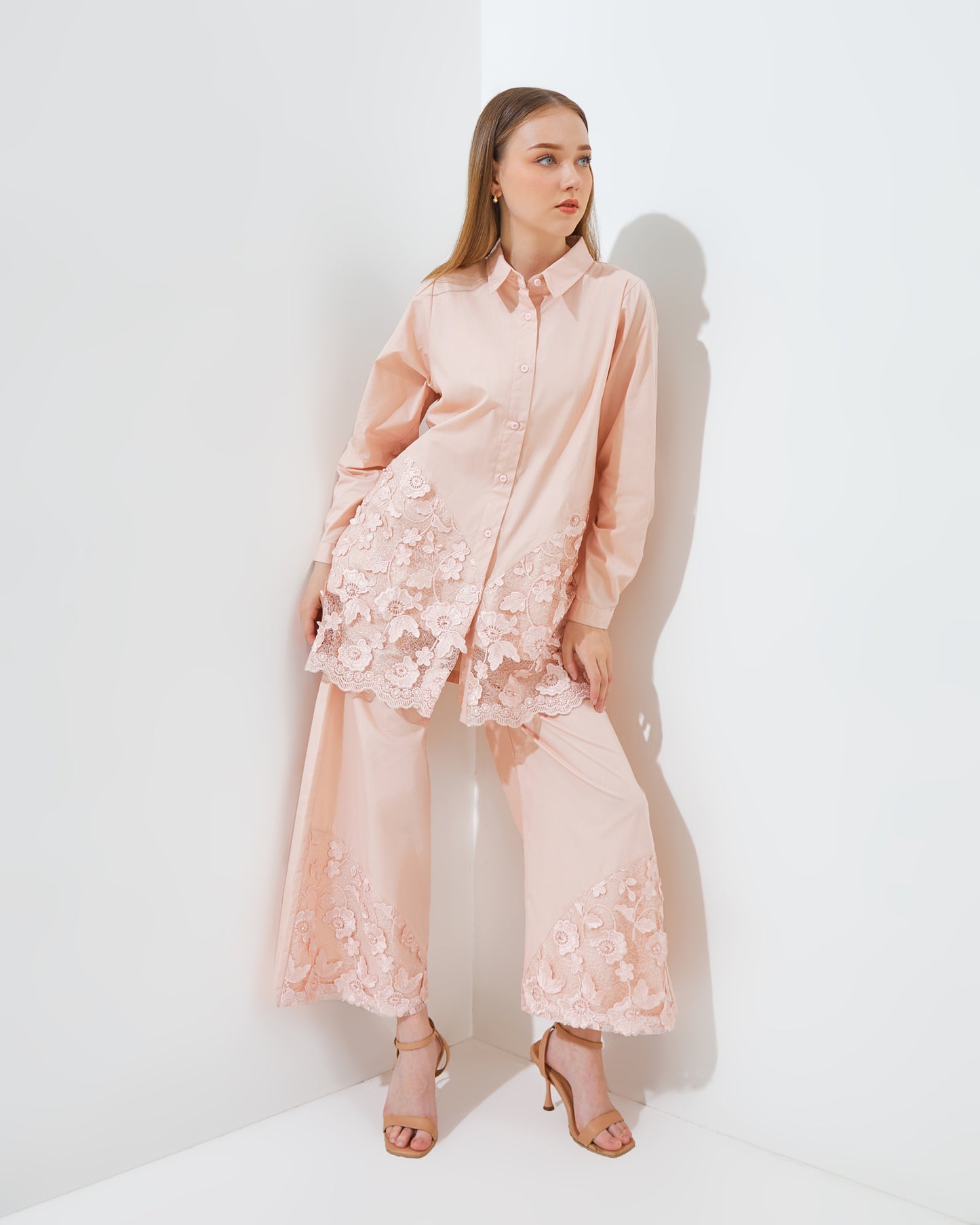 Maxxi in Nude Pink