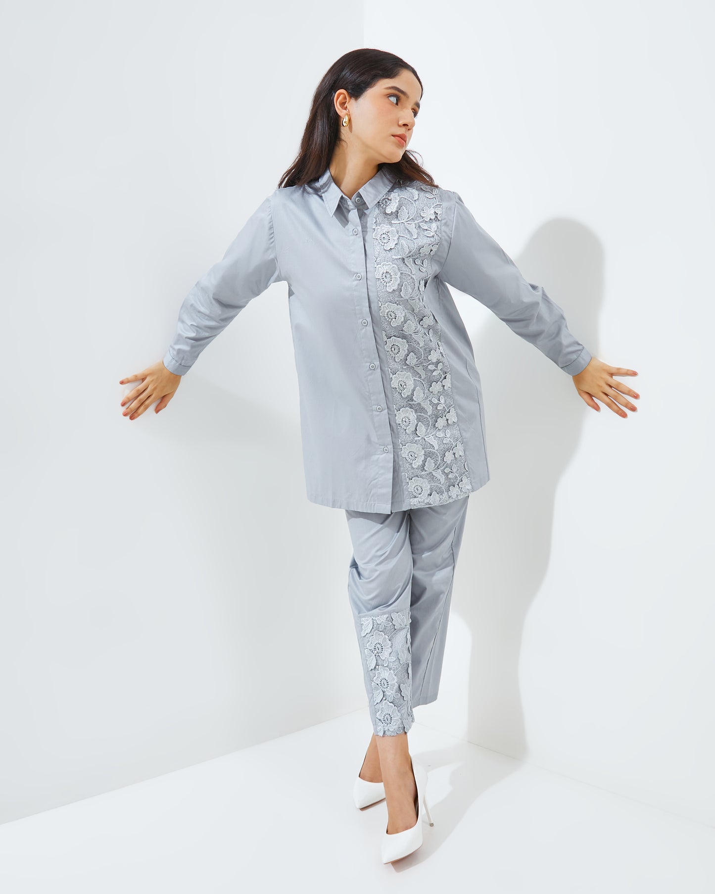 Lunna Set in Chrome Grey