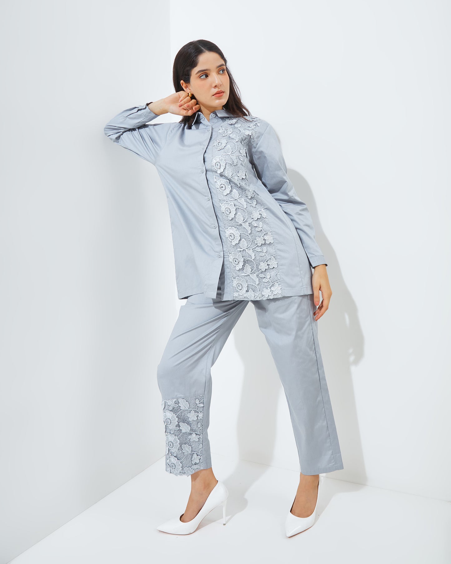 Lunna Set in Chrome Grey
