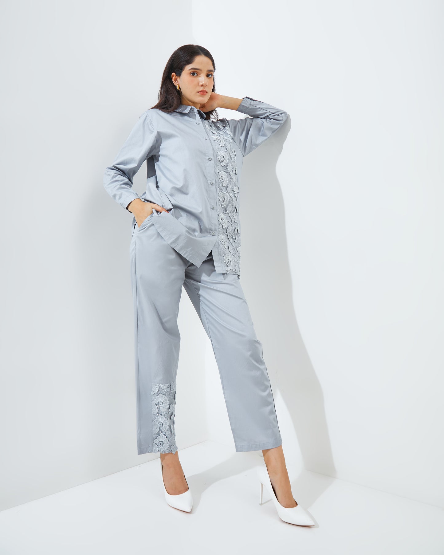 Lunna Set in Chrome Grey