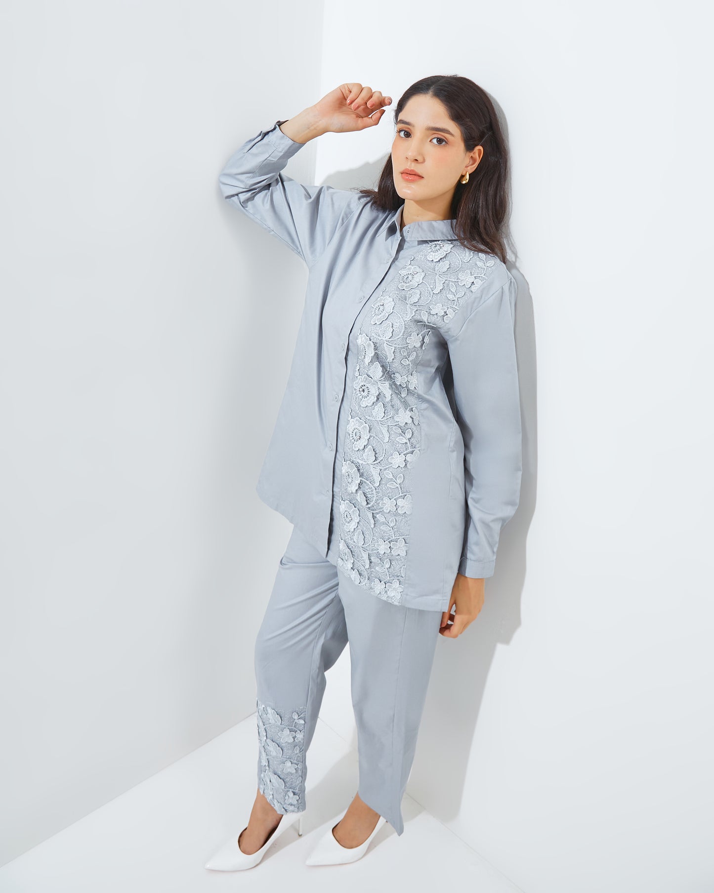 Lunna Set in Chrome Grey