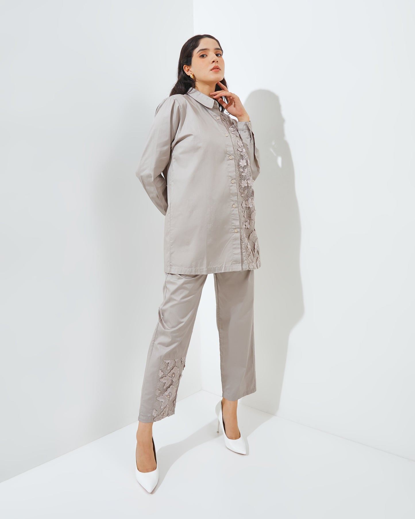 Lunna Set in Tan Brown