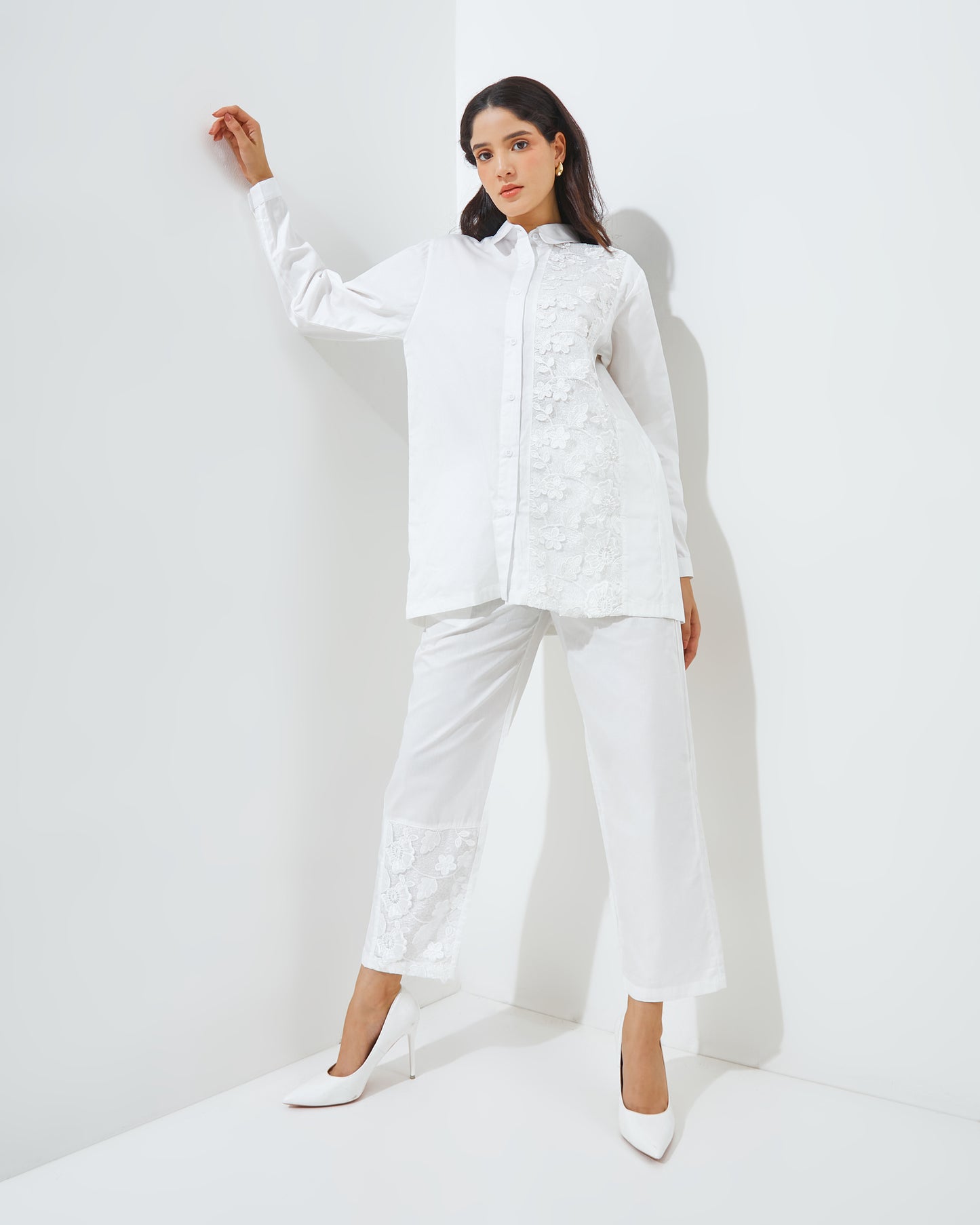 Lunna Set in White