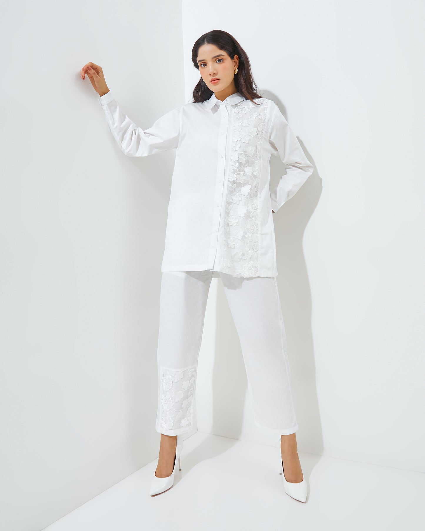 Lunna Set in White