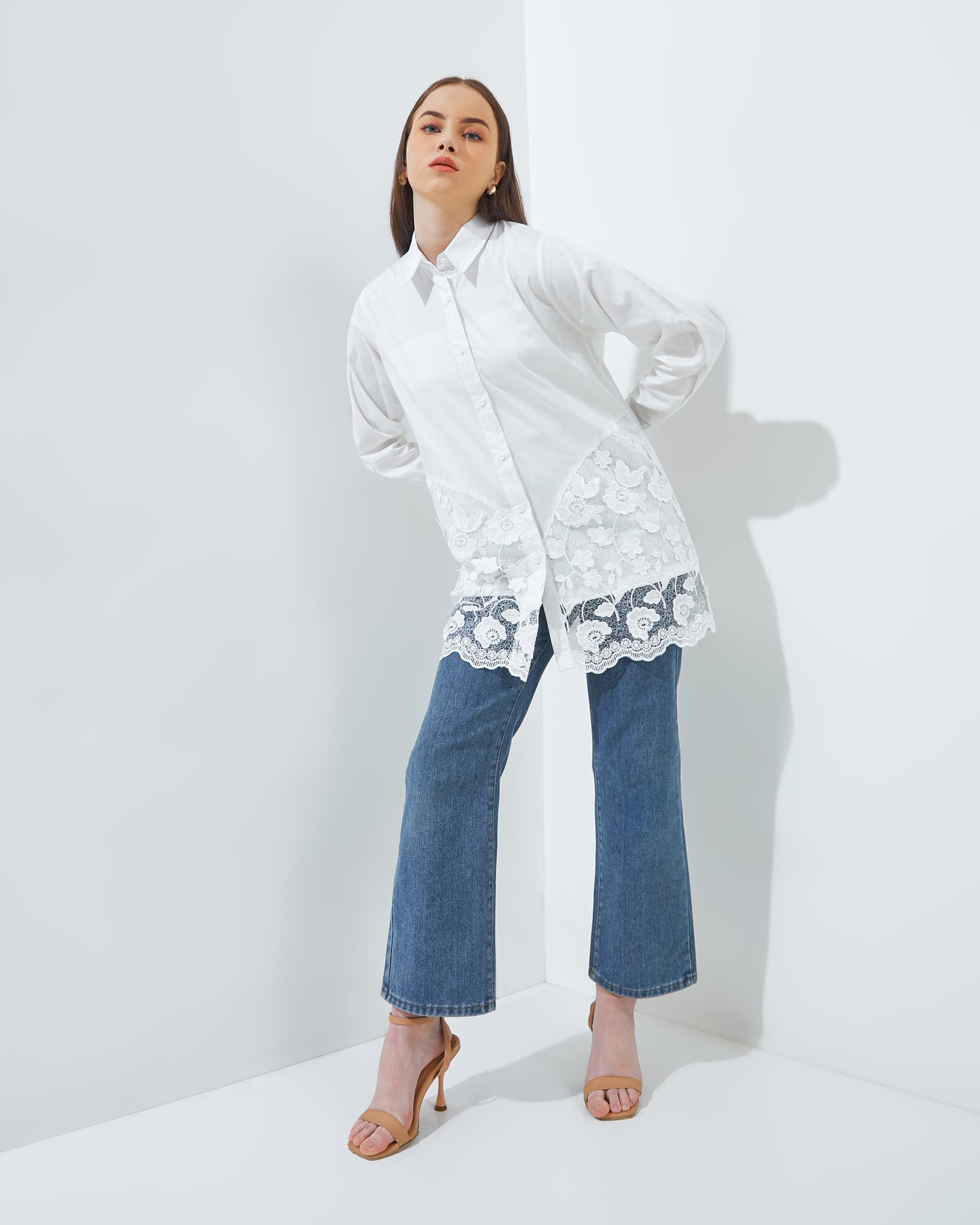Maxxi In White