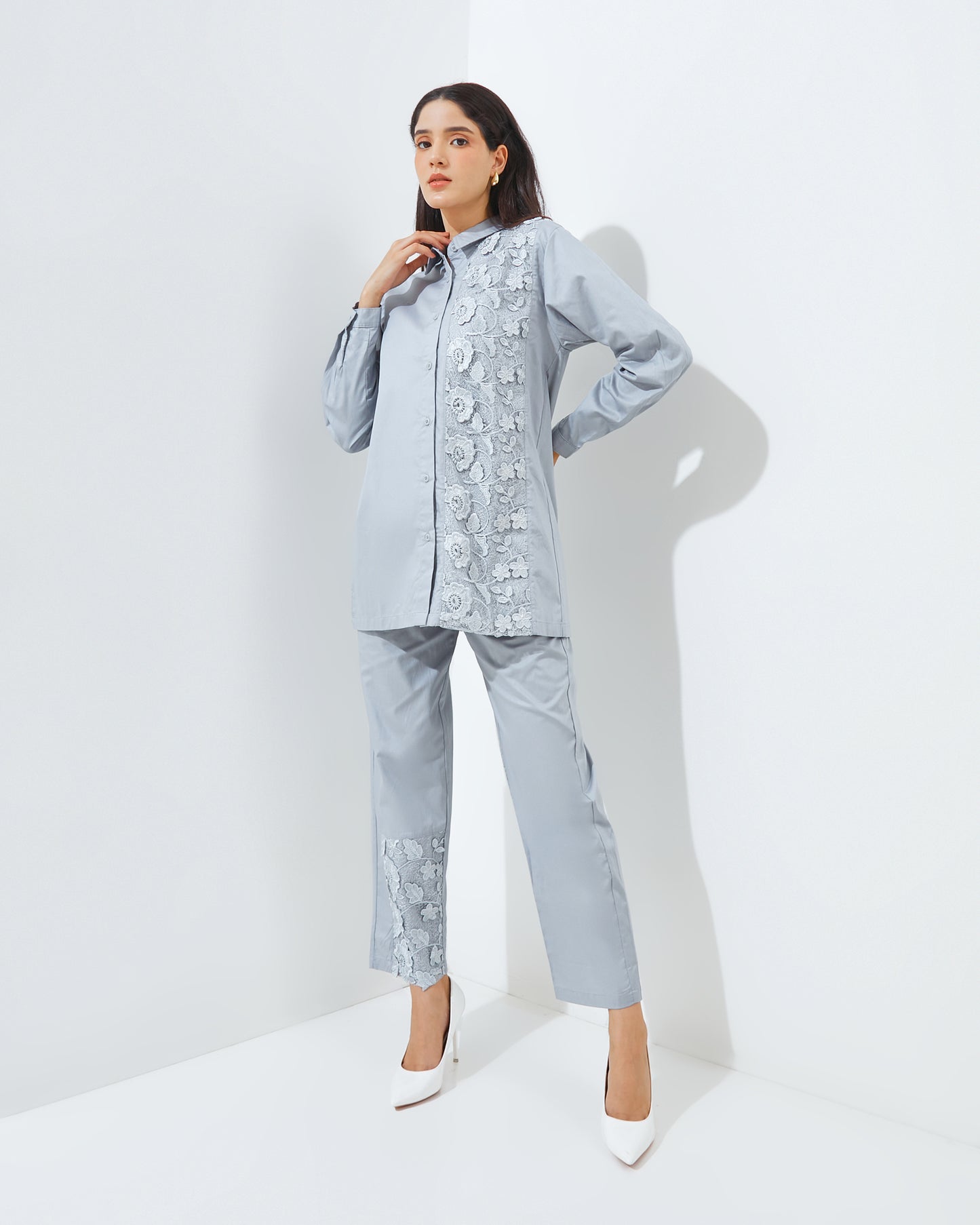 Lunna Set in Chrome Grey