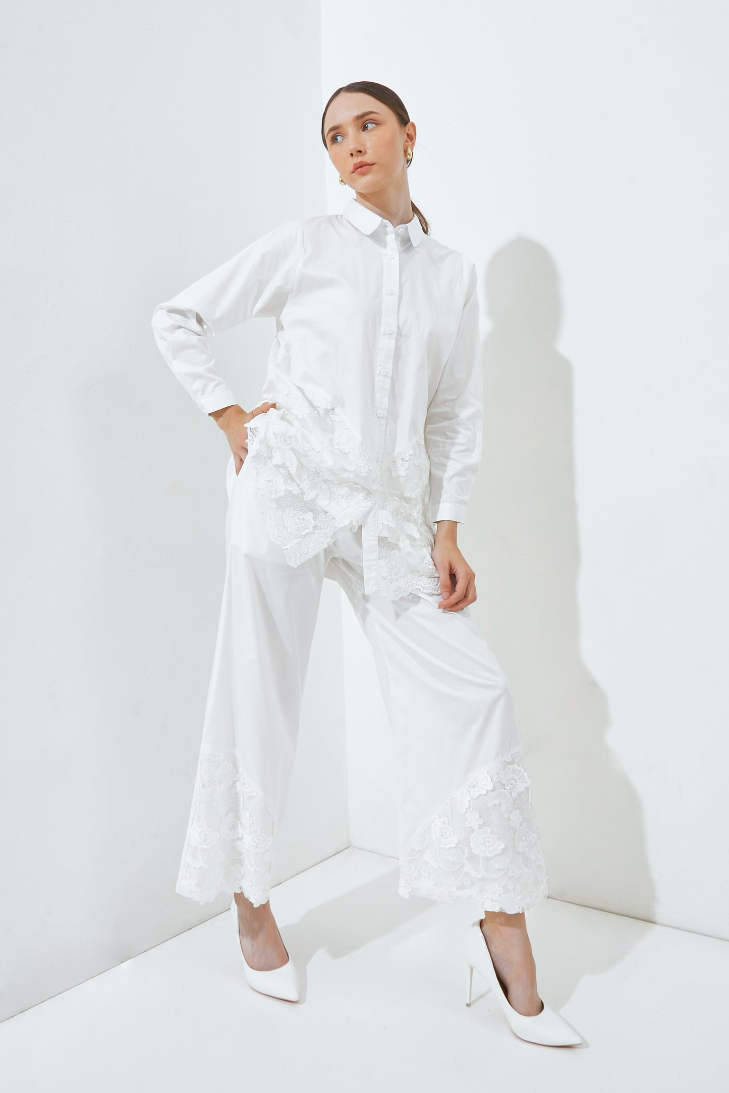 Maxxi In White