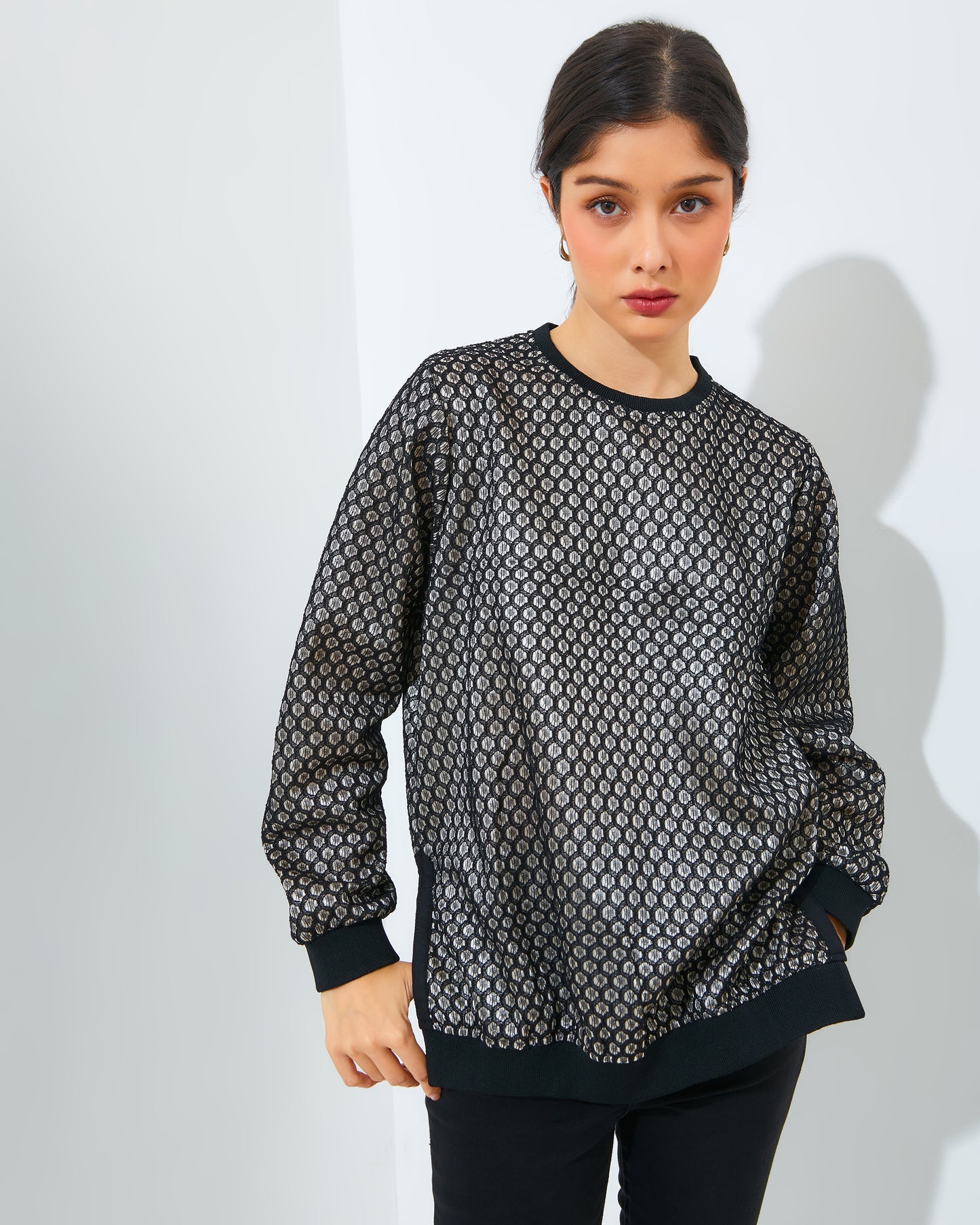 PUTI SWEATER BLACK POLKA