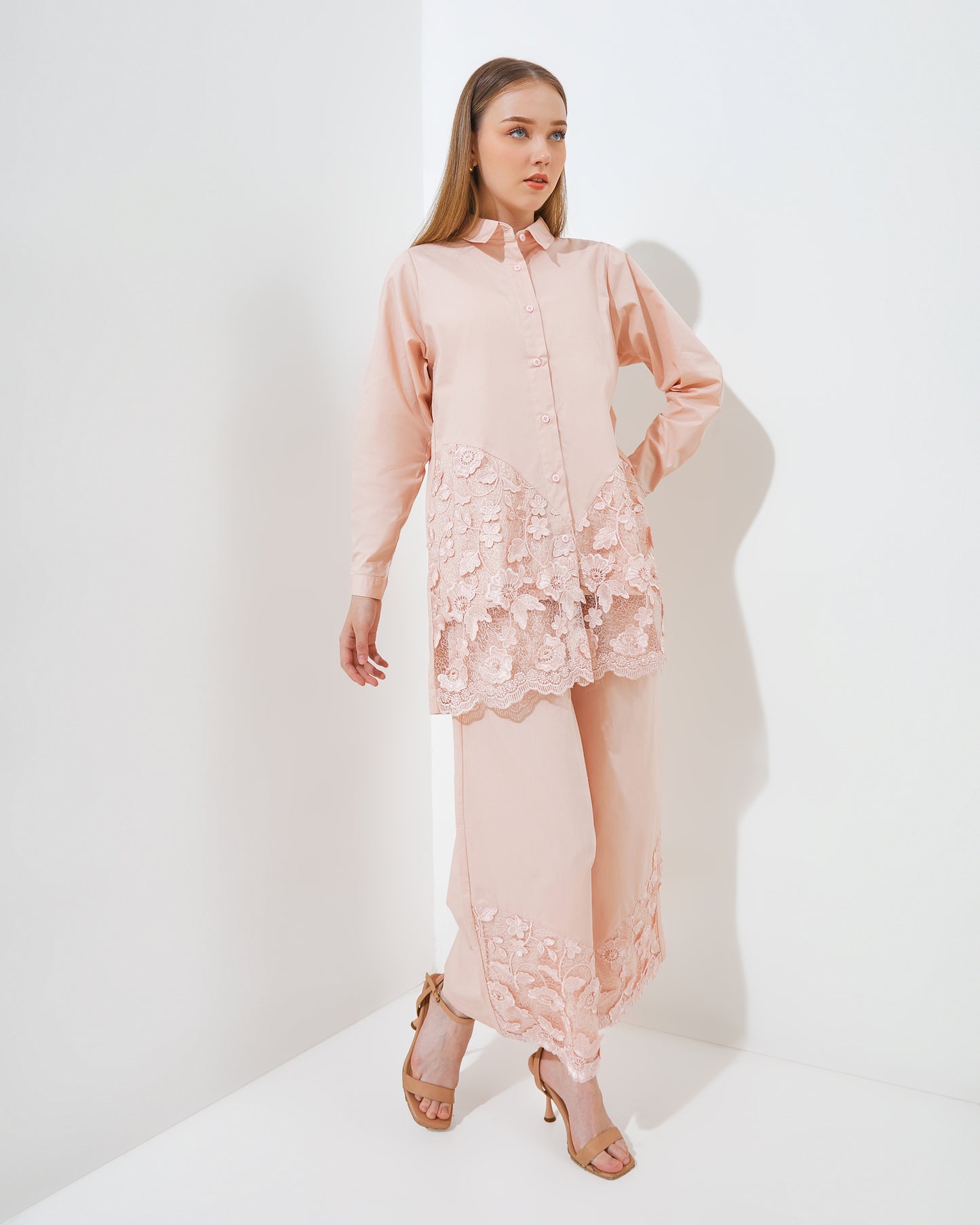 Maxxi in Nude Pink