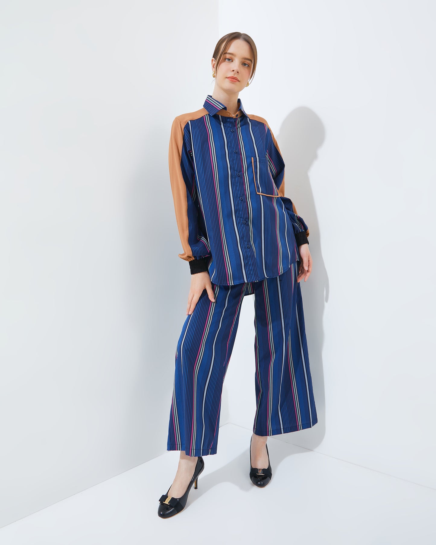 Bonnie Set in Navy PRE ORDER 1 SEPT 2025