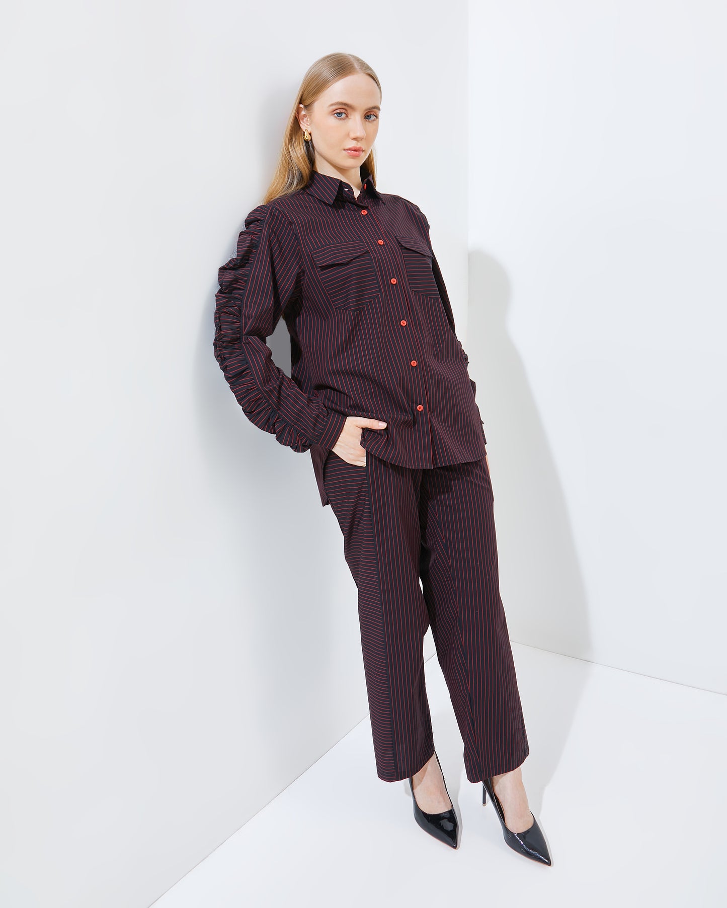 Xenna Set in Black-Red (PRE-ORDER)