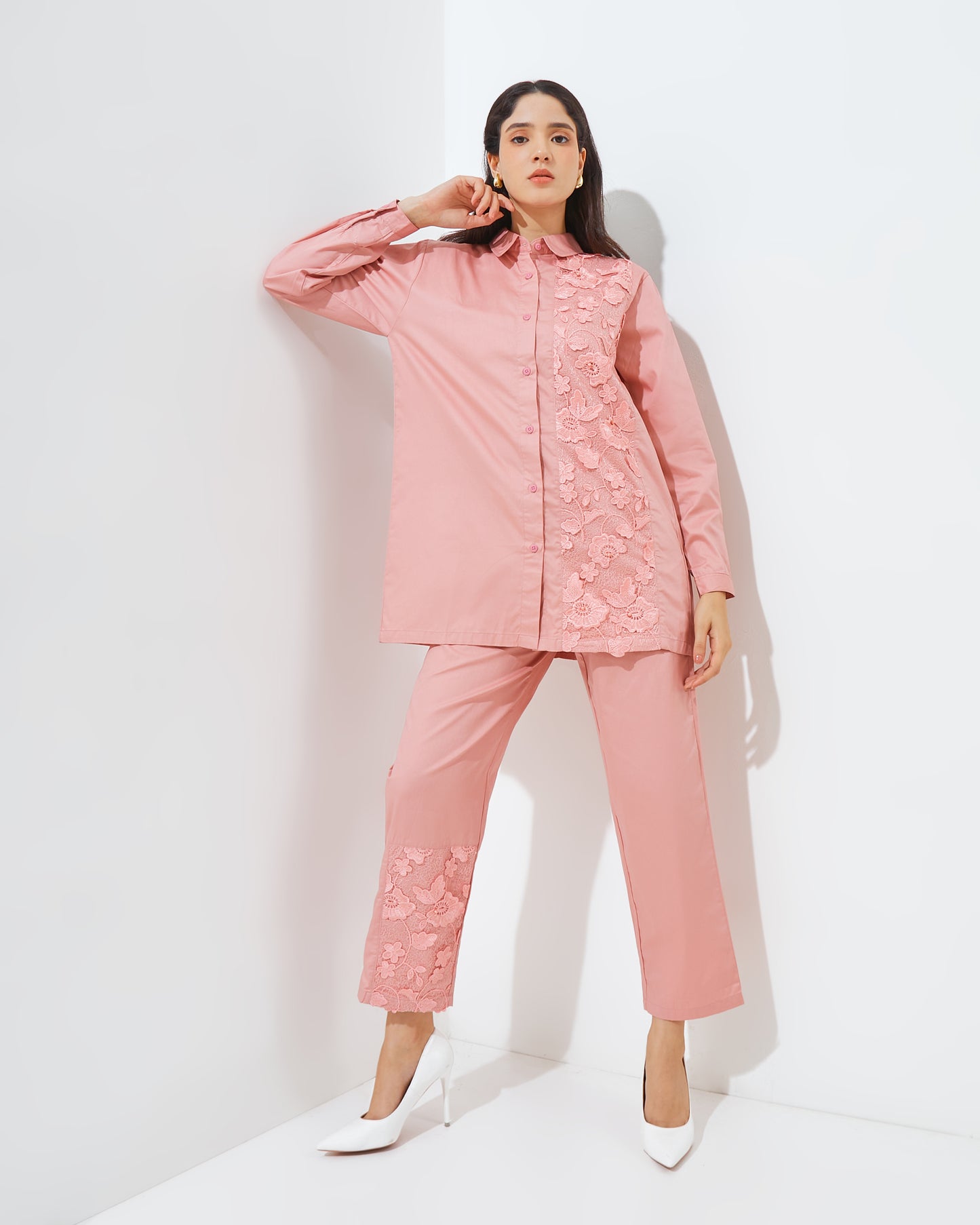 Lunna Set in Peach Salem