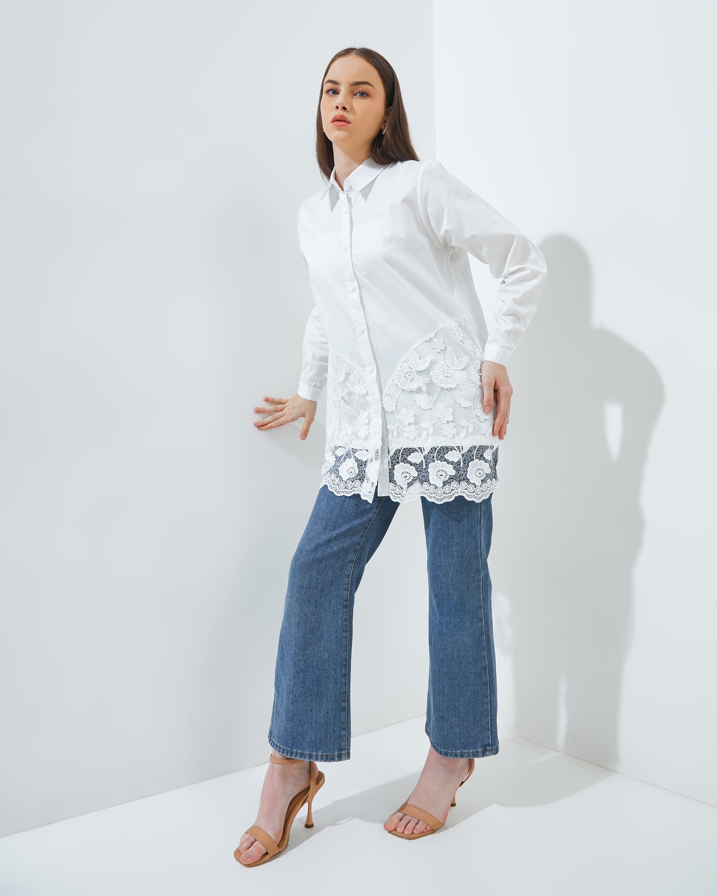 Maxxi In White